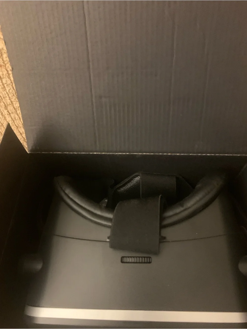 Black Smartphone VR Headset with Adjustable Focus